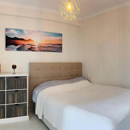Cunit, Front Line With Sea View Apartment Ngoại thất bức ảnh