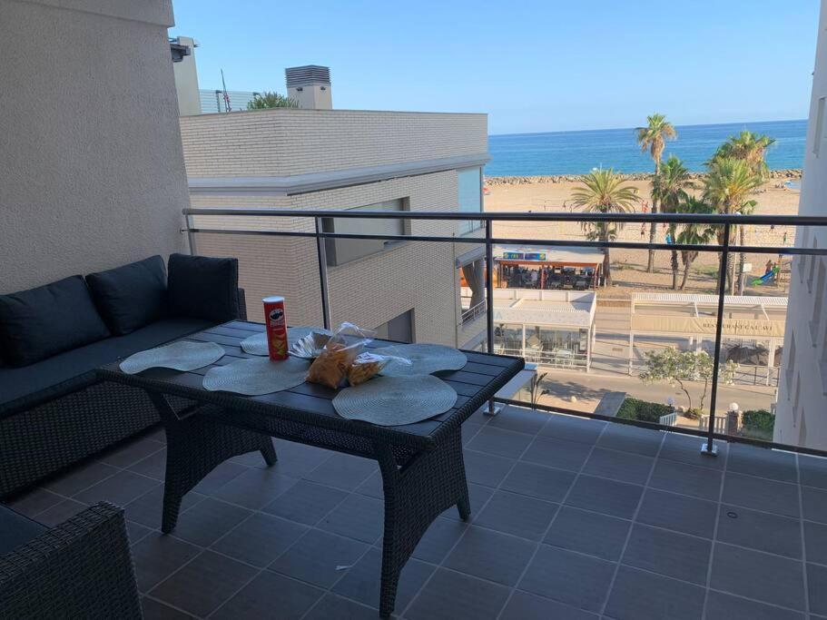 Cunit, Front Line With Sea View Apartment Ngoại thất bức ảnh
