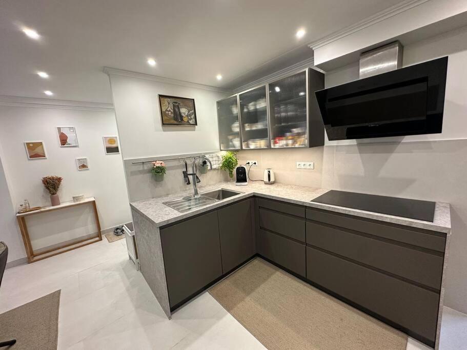 Cunit, Front Line With Sea View Apartment Ngoại thất bức ảnh