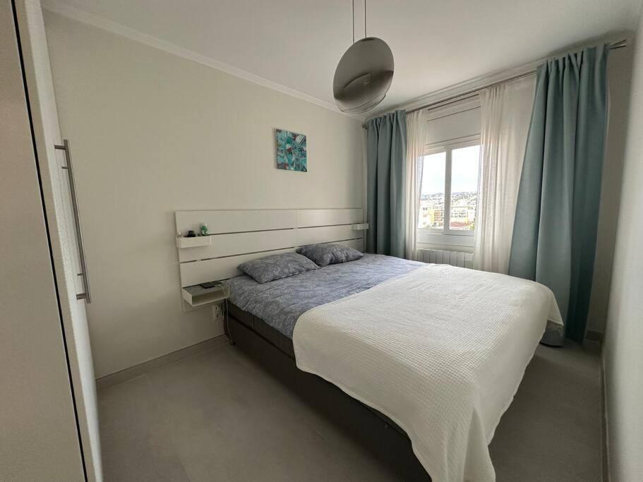 Cunit, Front Line With Sea View Apartment Ngoại thất bức ảnh
